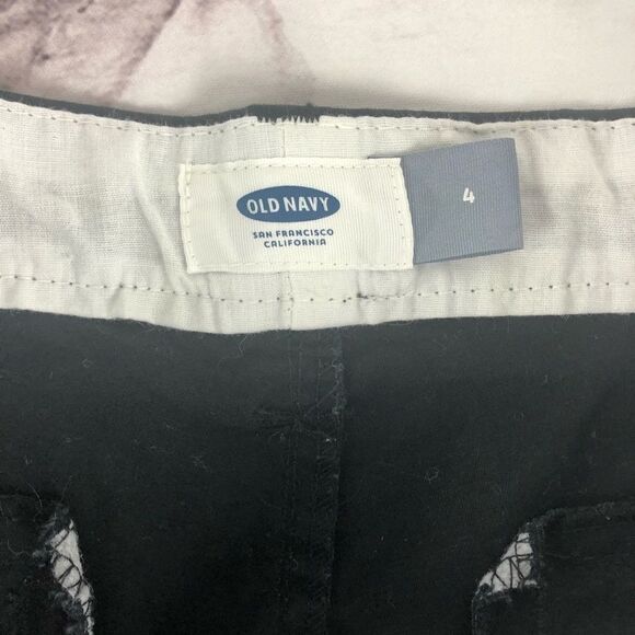 Old Navy 3" Solid Black Shorts size 4 - Picture 3 of 5
